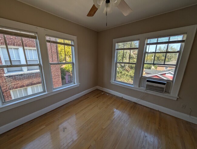 Building Photo - 2619 College St