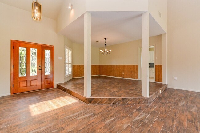 Building Photo - 1231 Creekford Cir