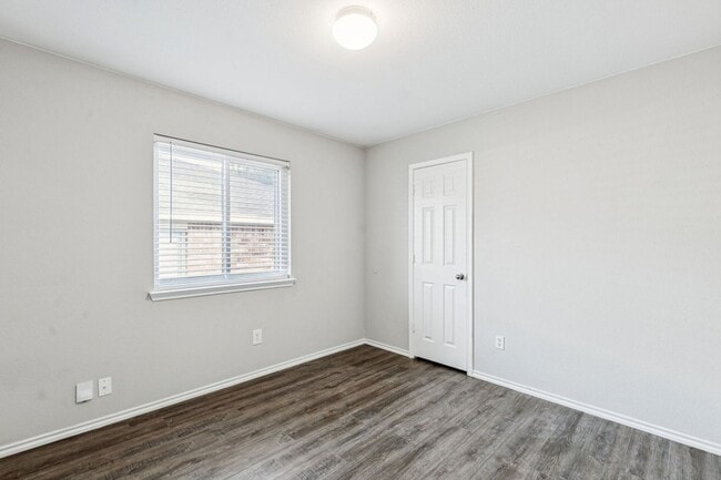 Building Photo - Rare 3BR Single-Family Home w/ 2-Car Garage, Fiber Internet & All Appliances – Near Little Elm Lake