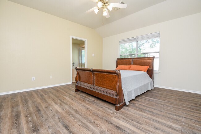 Building Photo - 87 Blue Creek Pl