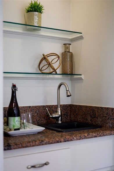 Building Photo - 18205 Ridge Rd