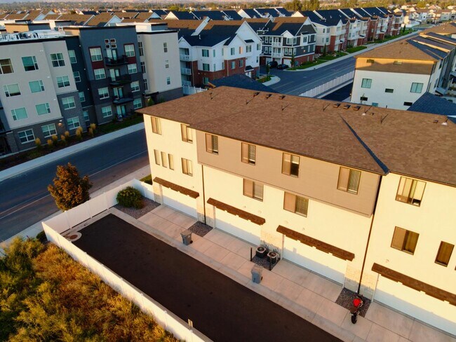 Building Photo - 374 S Willow Leaf Rd