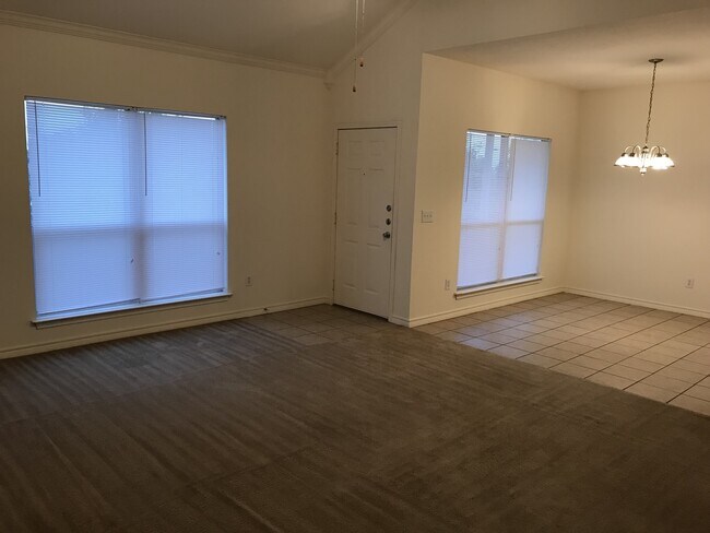 Building Photo - Duplex