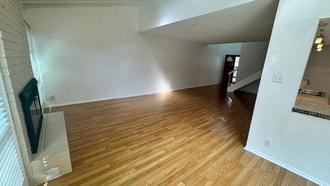 Building Photo - 8903 Trone Cir