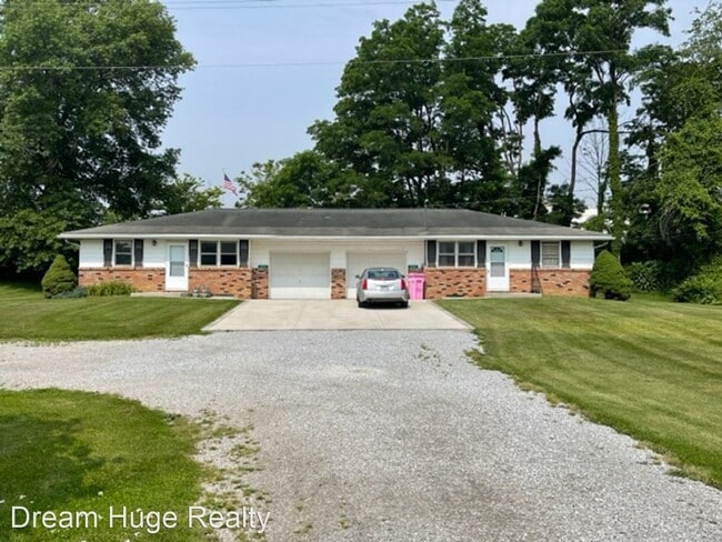 Primary Photo - 2 br, 1 bath House - 697 LINDAIRE LN