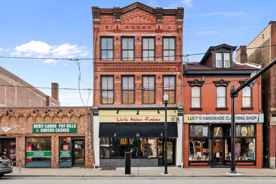 Primary Photo - 2018 E Carson St