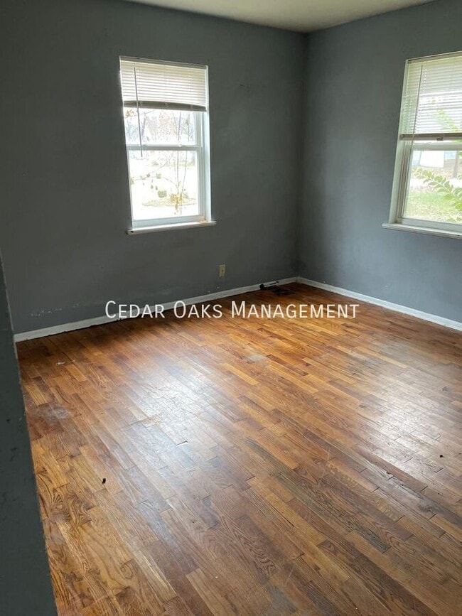 Building Photo - 314 S Neal-
