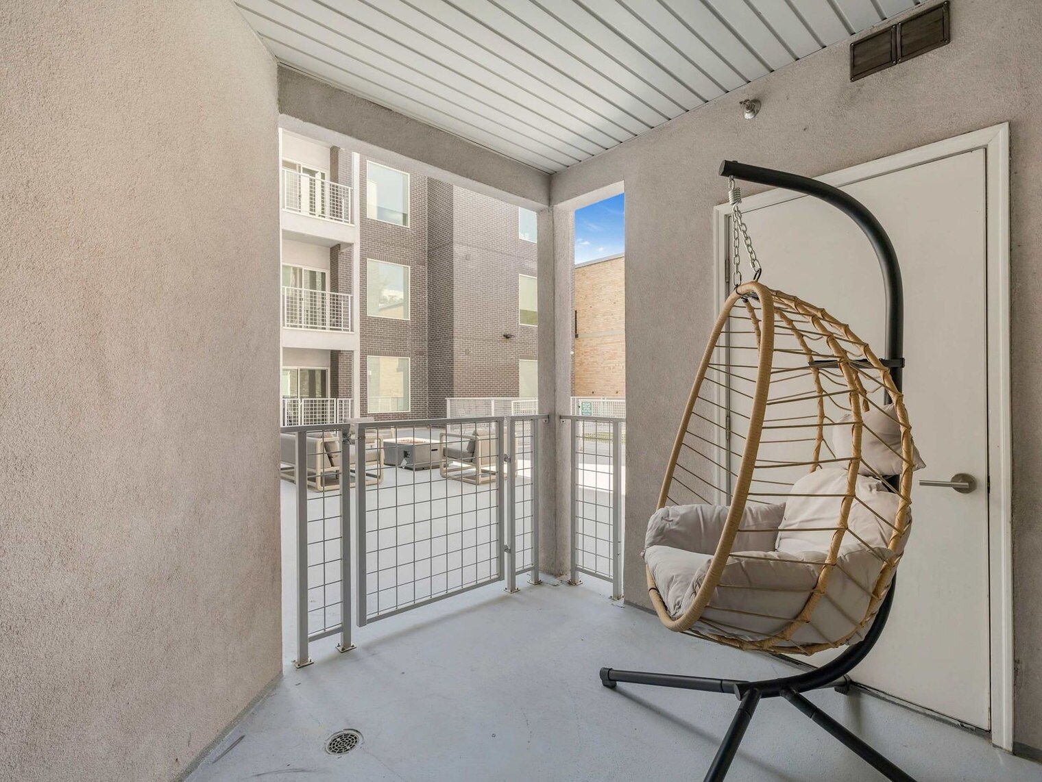 Building Photo - 360 S 400 W