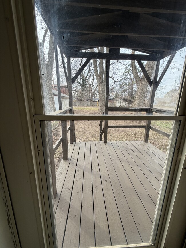 Building Photo - 900 S Mill St