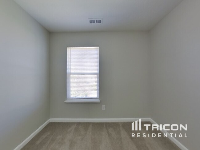 Building Photo - 2512 Calabash Dr