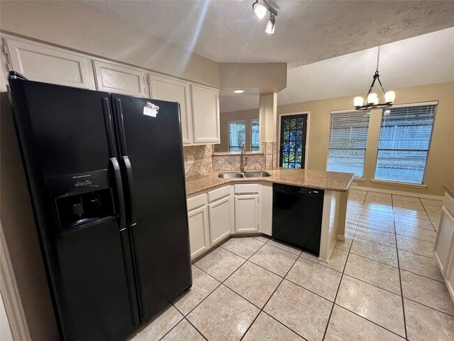 Building Photo - 8507 Grove Park Dr