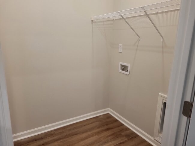 Building Photo - 2007 Briarwood Dr