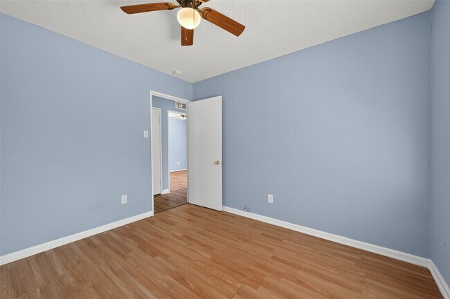 Building Photo - 5534 Thrush Dr