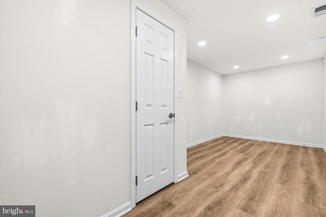Building Photo - 8931 Park Forest Dr