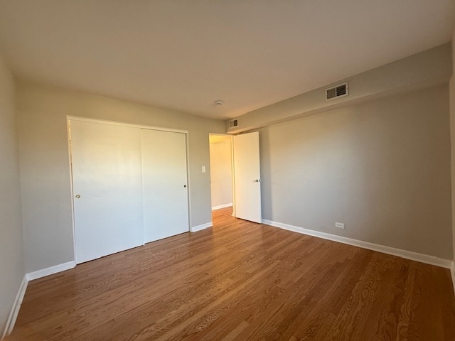 Building Photo - 10 Garden Dr