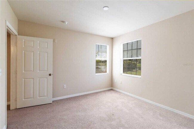 Building Photo - 1040 Villagio Cir