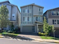 Building Photo - Spacious 3-Bedroom Townhouse with solar power in Happy Valley with 2.5 Bathrooms & 2105 Sq Ft of ...