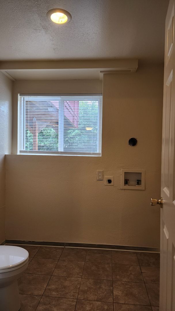 Building Photo - Steilacoom 4 Bedroom + Bonus Room!