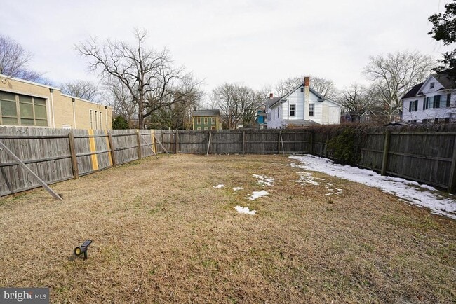 Building Photo - 605 Oak Hill Ave