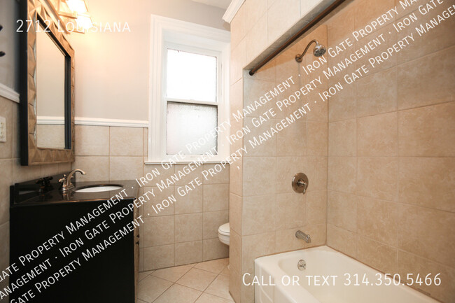 Building Photo - 2712 Louisiana-