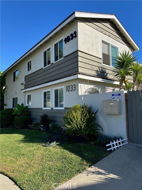 Building Photo - 1033 Mission Dr