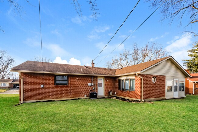 Building Photo - Stunning 3 Bedroom Home!