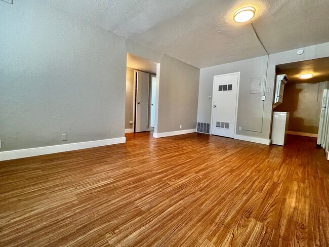 Interior Photo - NShields632 (KC-LN-KB)