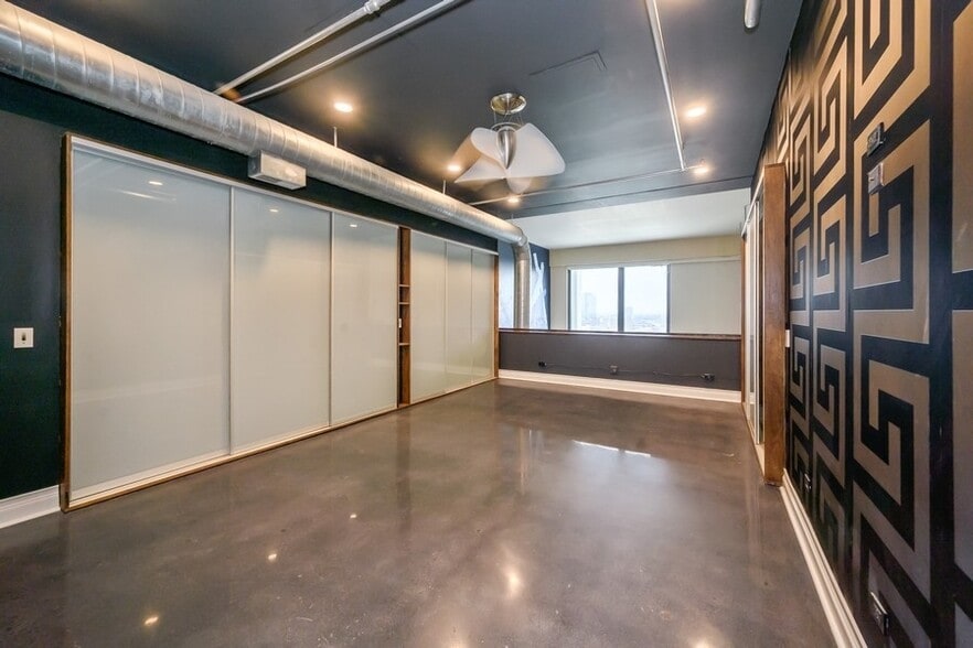 Building Photo - 1530 S State St