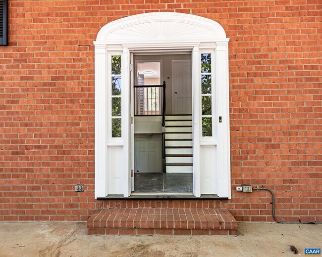 Building Photo - 337 Carrsbrook Dr