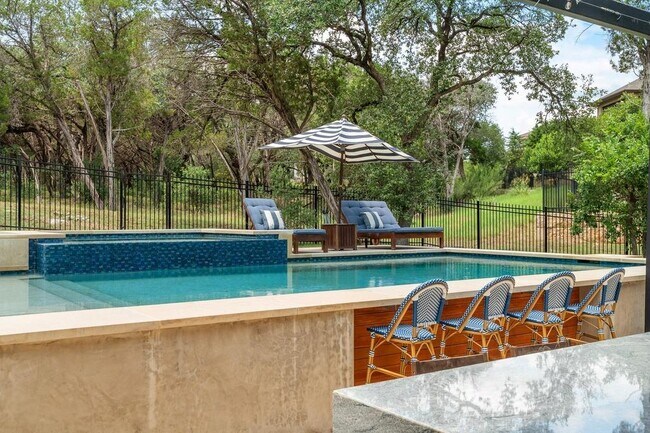 Building Photo - 2600 Arion Cir