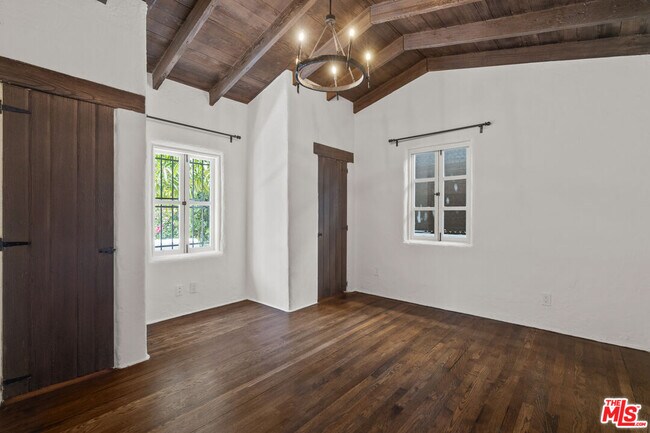 Building Photo - 1308 N Harper Ave