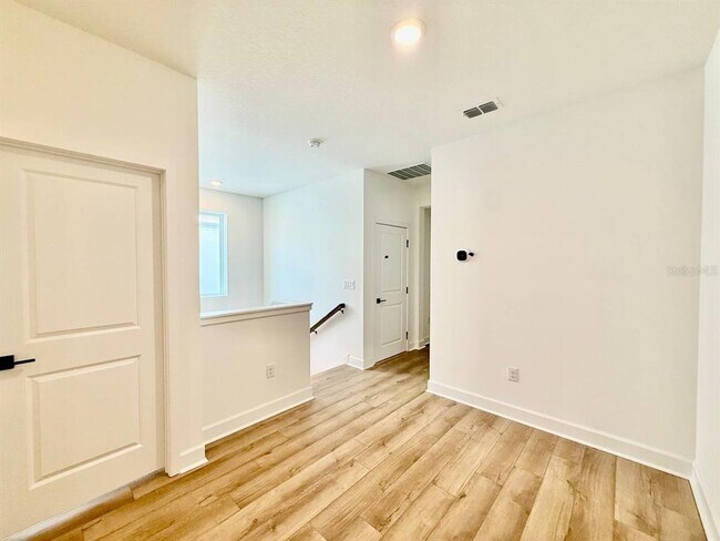 Building Photo - 2031 Wild Heron Ct