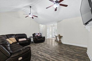 Building Photo - 132 Forest Bluff Dr