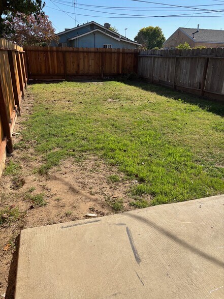 Building Photo - 901 Trinity Ave