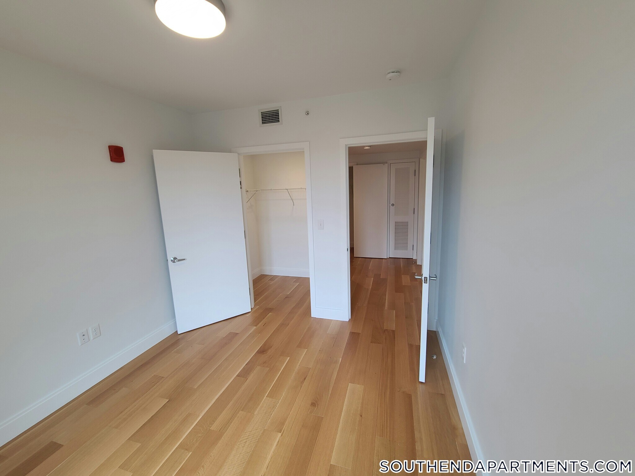 Building Photo - 150 Camden St