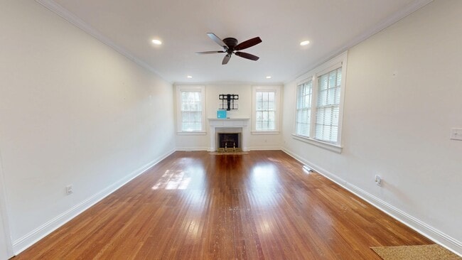 Building Photo - 345 Cloverdale Rd