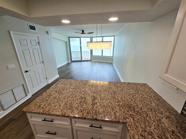 Building Photo - 1133 Ocean Shore Blvd
