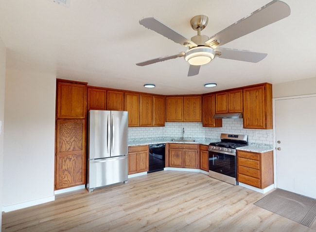 Building Photo - Charming 3BR/2BA Home with Oversized Fenced Yard in Prime Petaluma Location