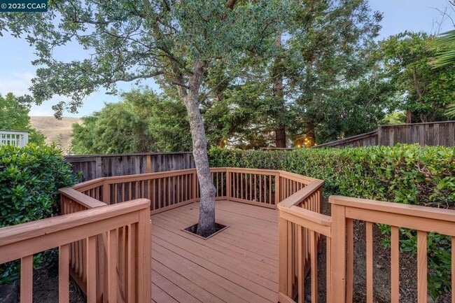 Building Photo - 1105 Peacock Creek Dr