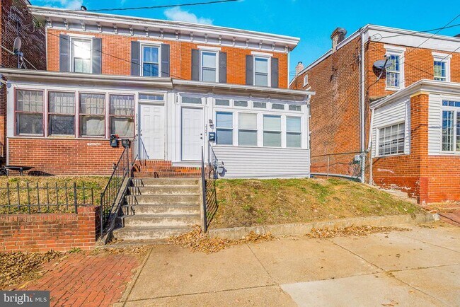 Building Photo - 2321 Tatnall St