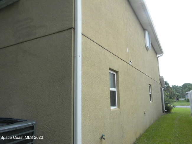 Building Photo - 1576 Alaqua Way