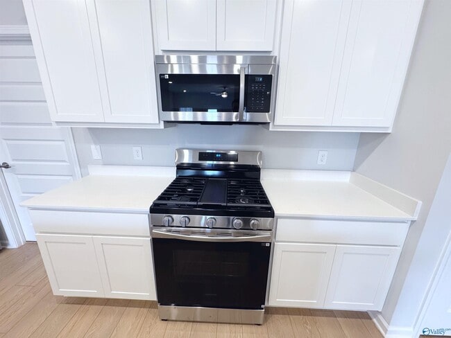 Building Photo - 169 Little Britain St