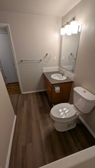 Beautiful LVP floors - 729 Pecks Dr