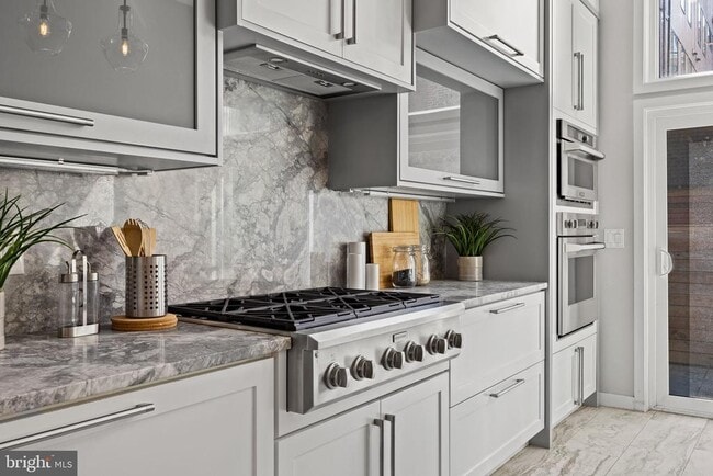 Building Photo - 2106 Spring St