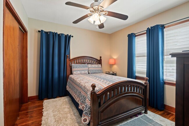 Building Photo - 6728 Avenue Q
