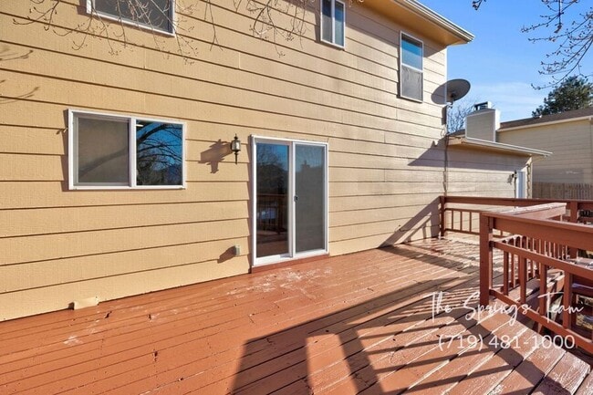 Building Photo - 6460 Bugle Dr