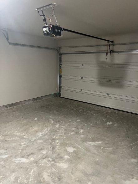 Building Photo - 3316 Vine Ter Trce