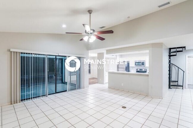 Building Photo - 3 Bedroom Pet-Friendly Home in SARASOTA, FL with Main Street Renewal