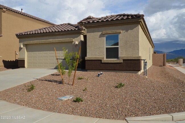 Building Photo - 12175 E Metz Dr
