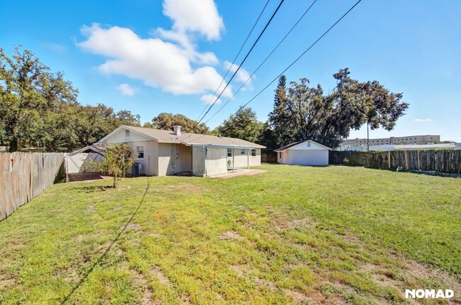 Building Photo - 5300 Locksley Ave